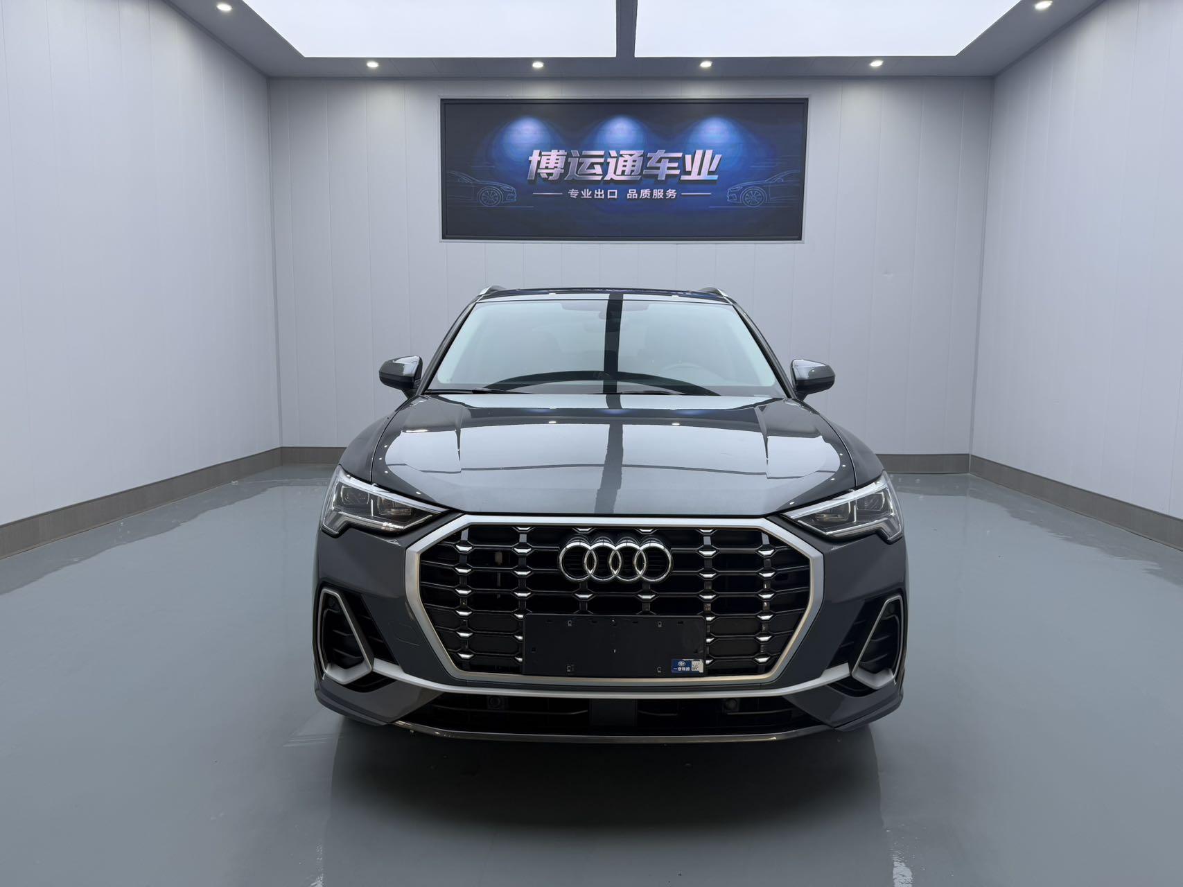 Audi Q3 2022, фото 2