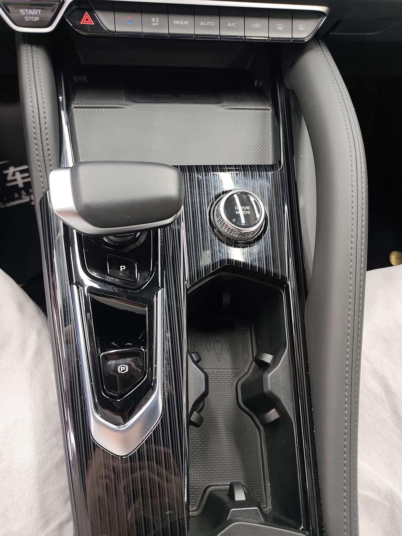 Geely Xingyue L 2024, фото 14