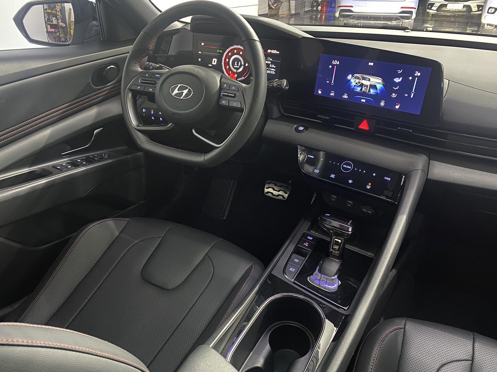 Hyundai Elantra 2022, фото 13