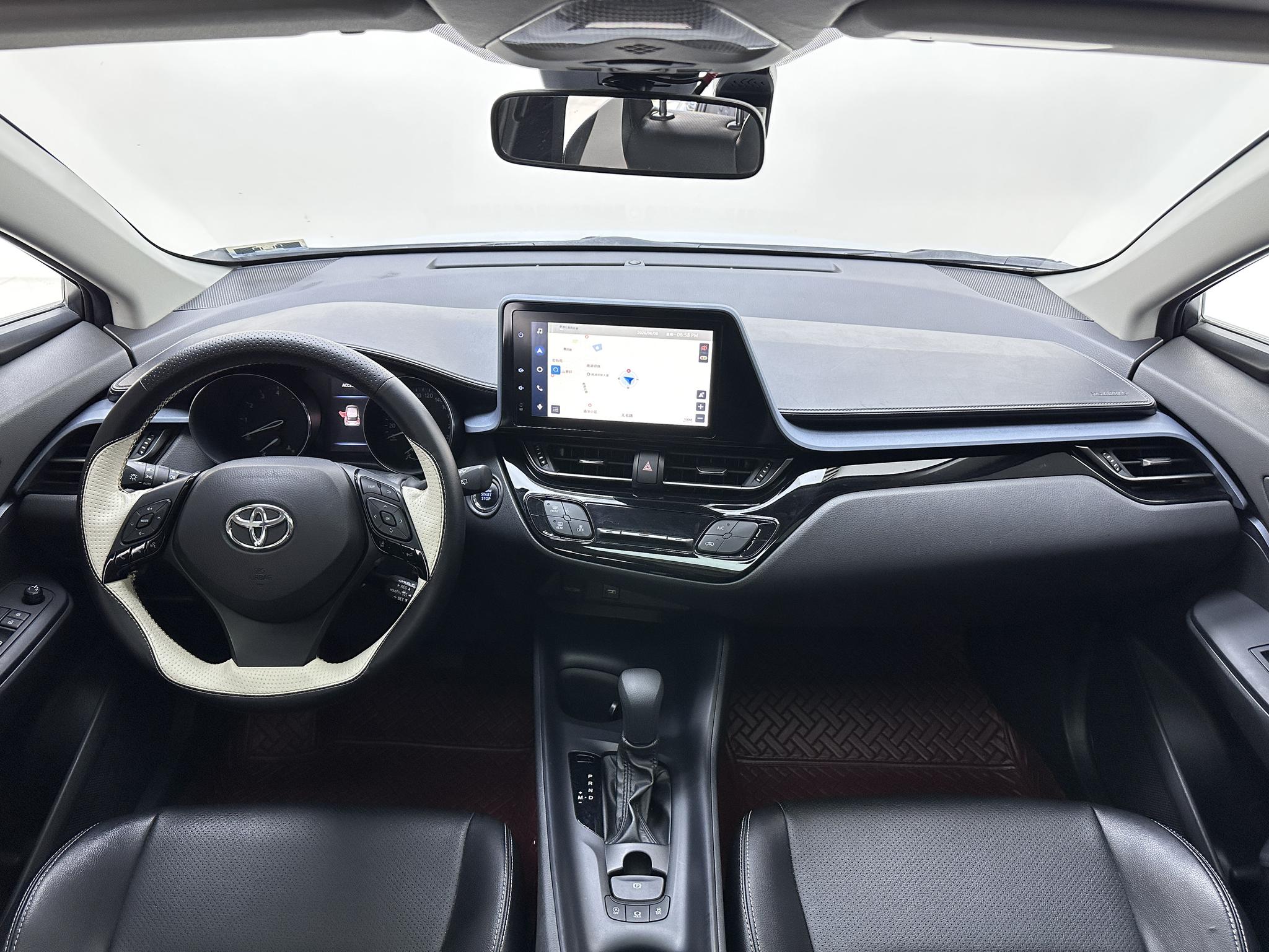 Toyota C-HR 2021, фото 9