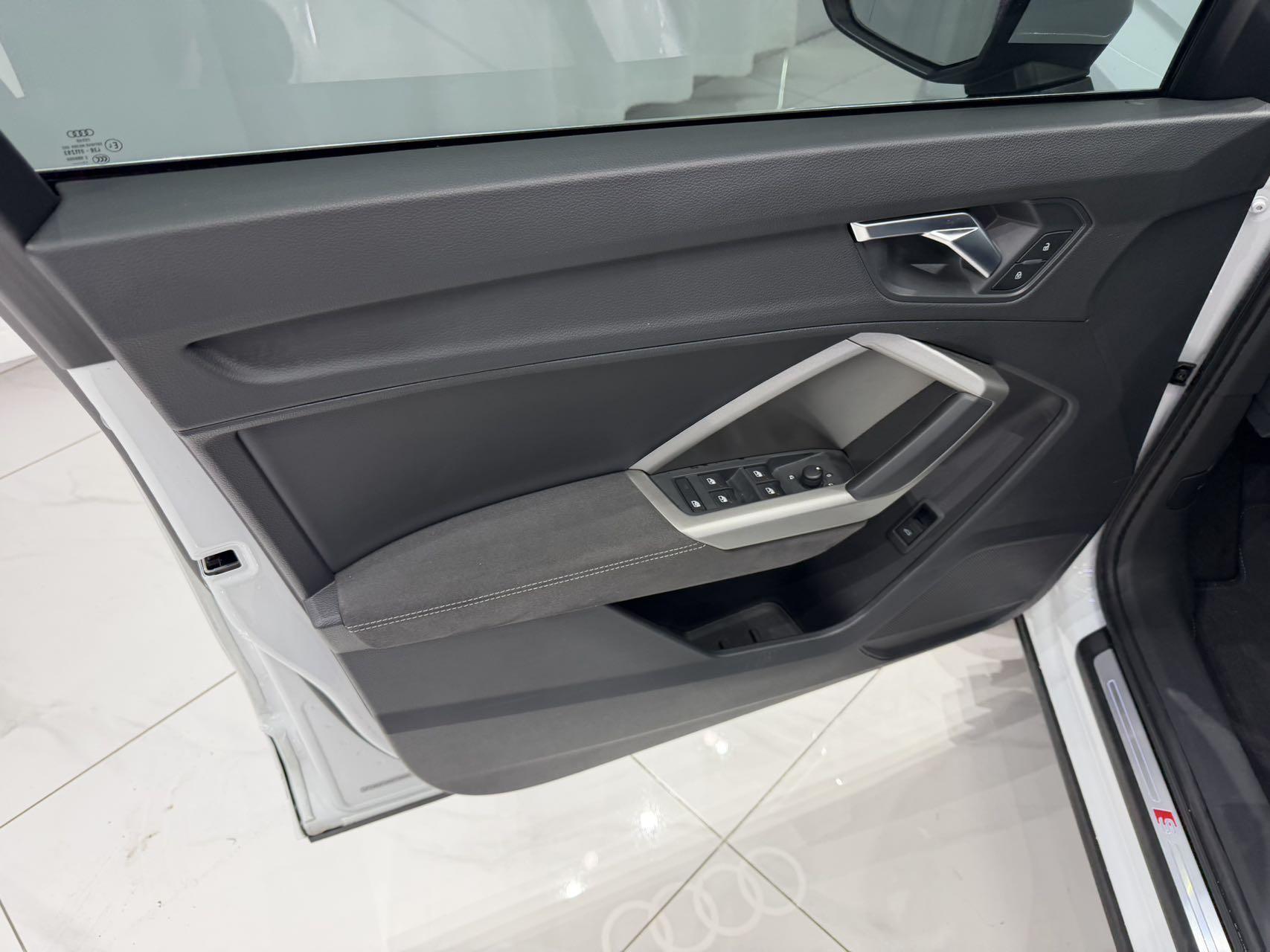Audi Q3 2022, фото 8