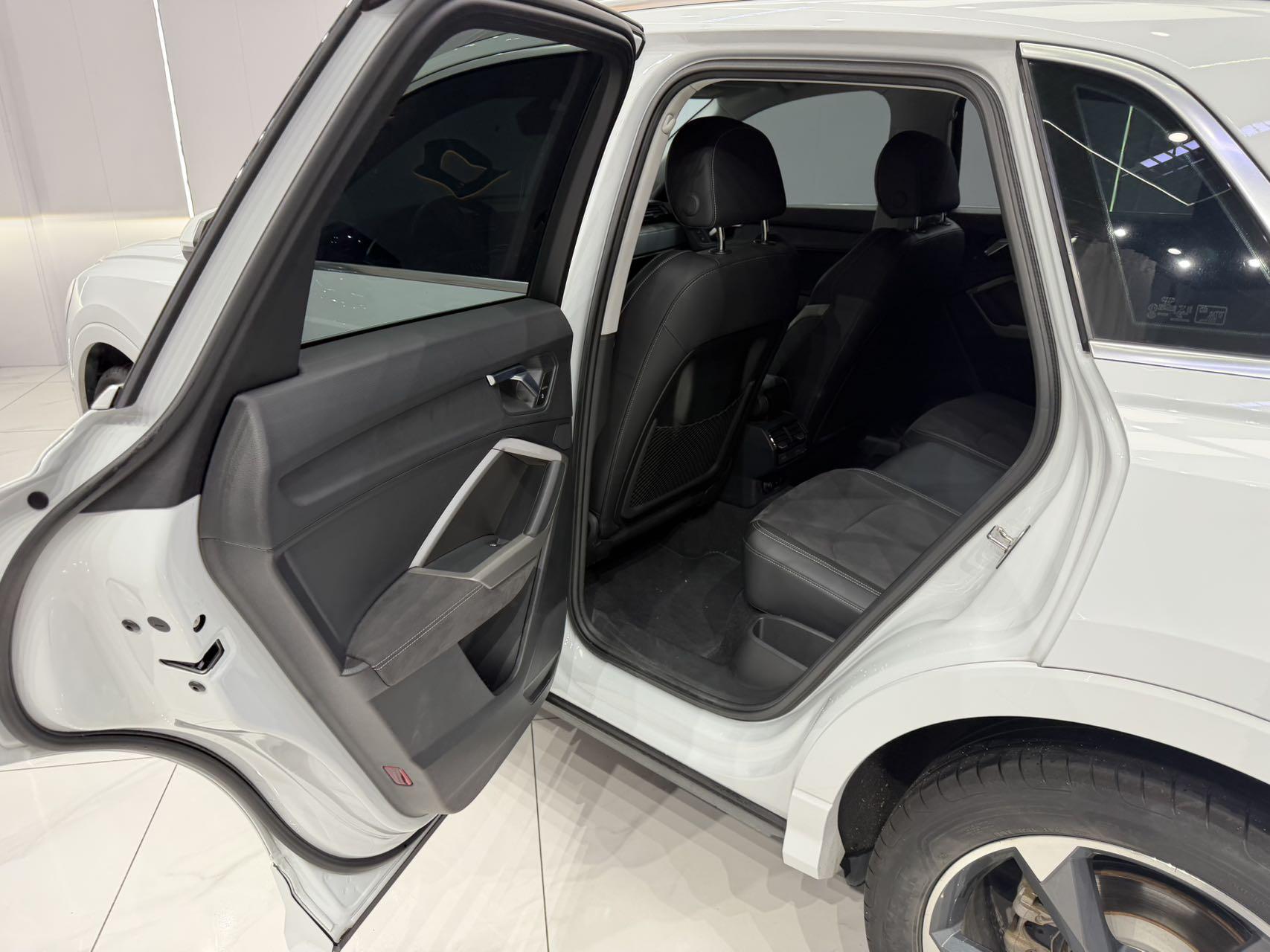 Audi Q3 2022, фото 16