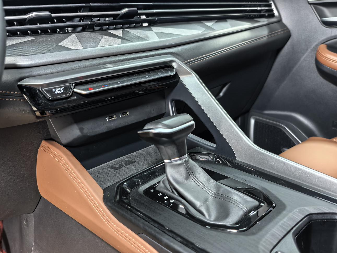 Geely Emgrand X6 2021, фото 17
