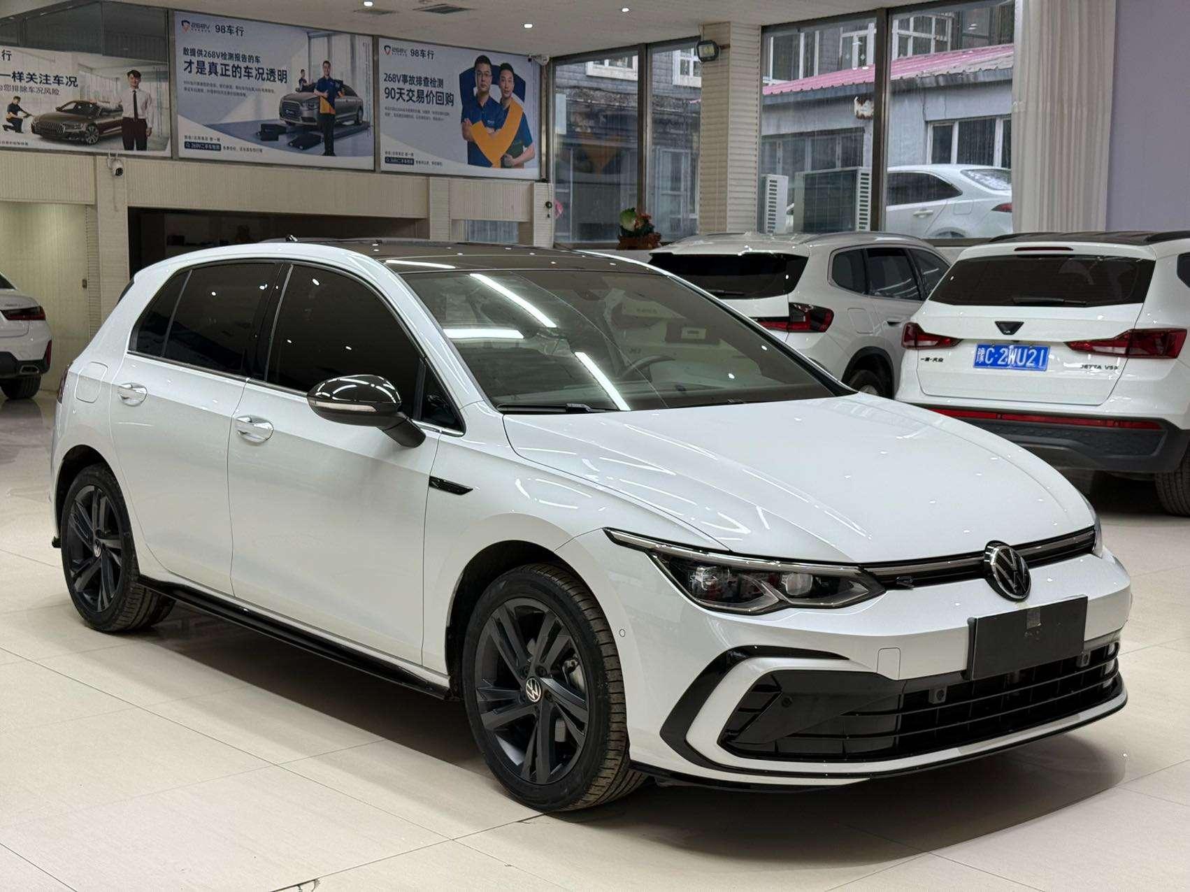 Volkswagen Golf 2023, фото 3