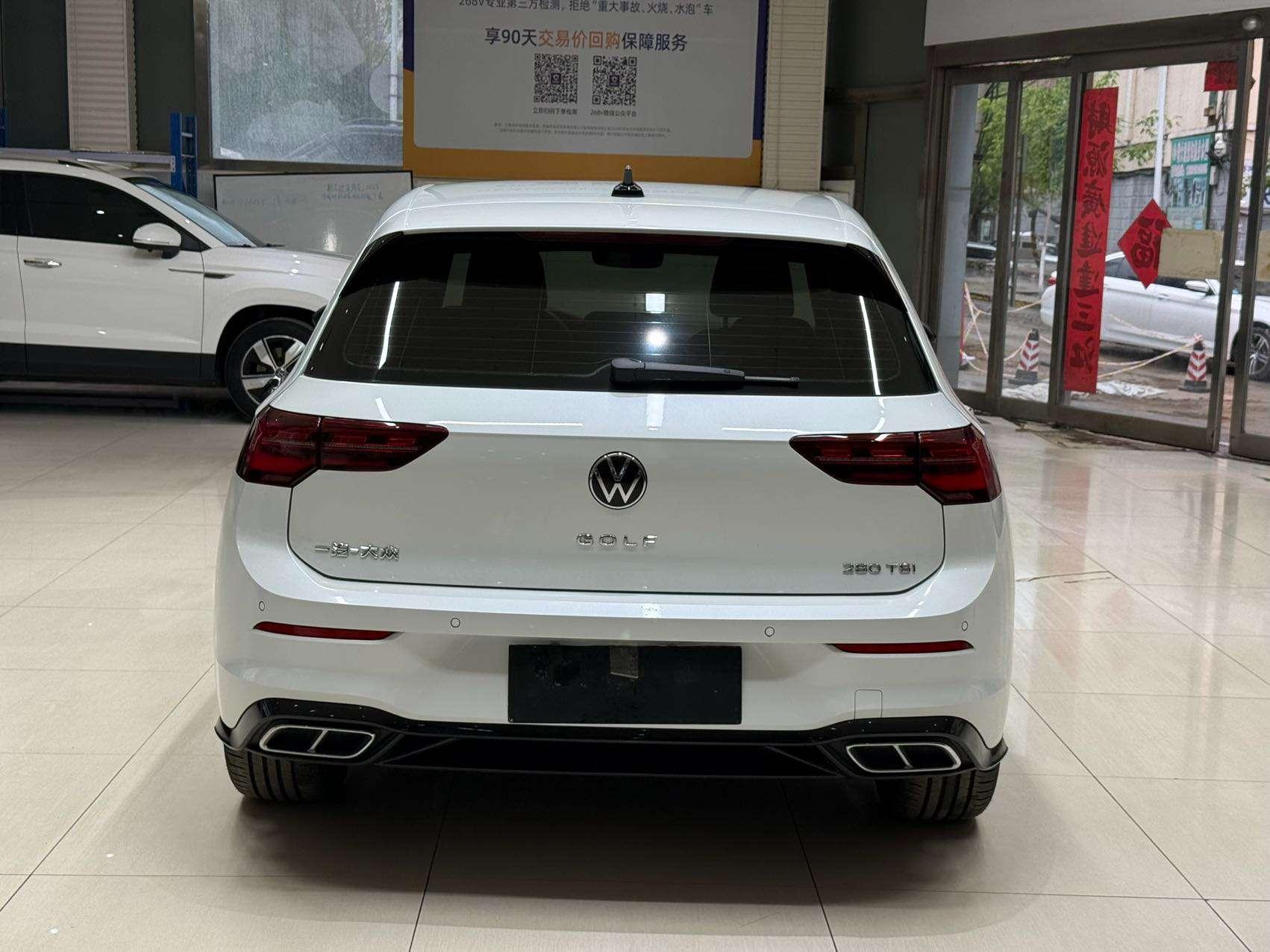 Volkswagen Golf 2023, фото 5