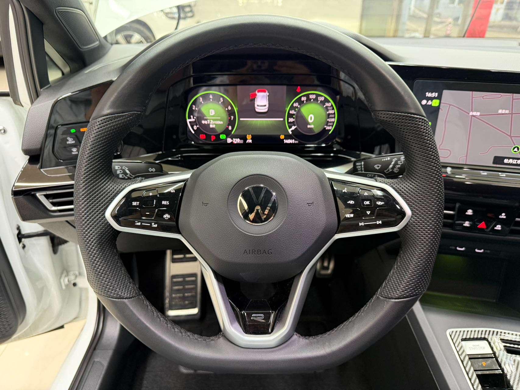 Volkswagen Golf 2023, фото 11