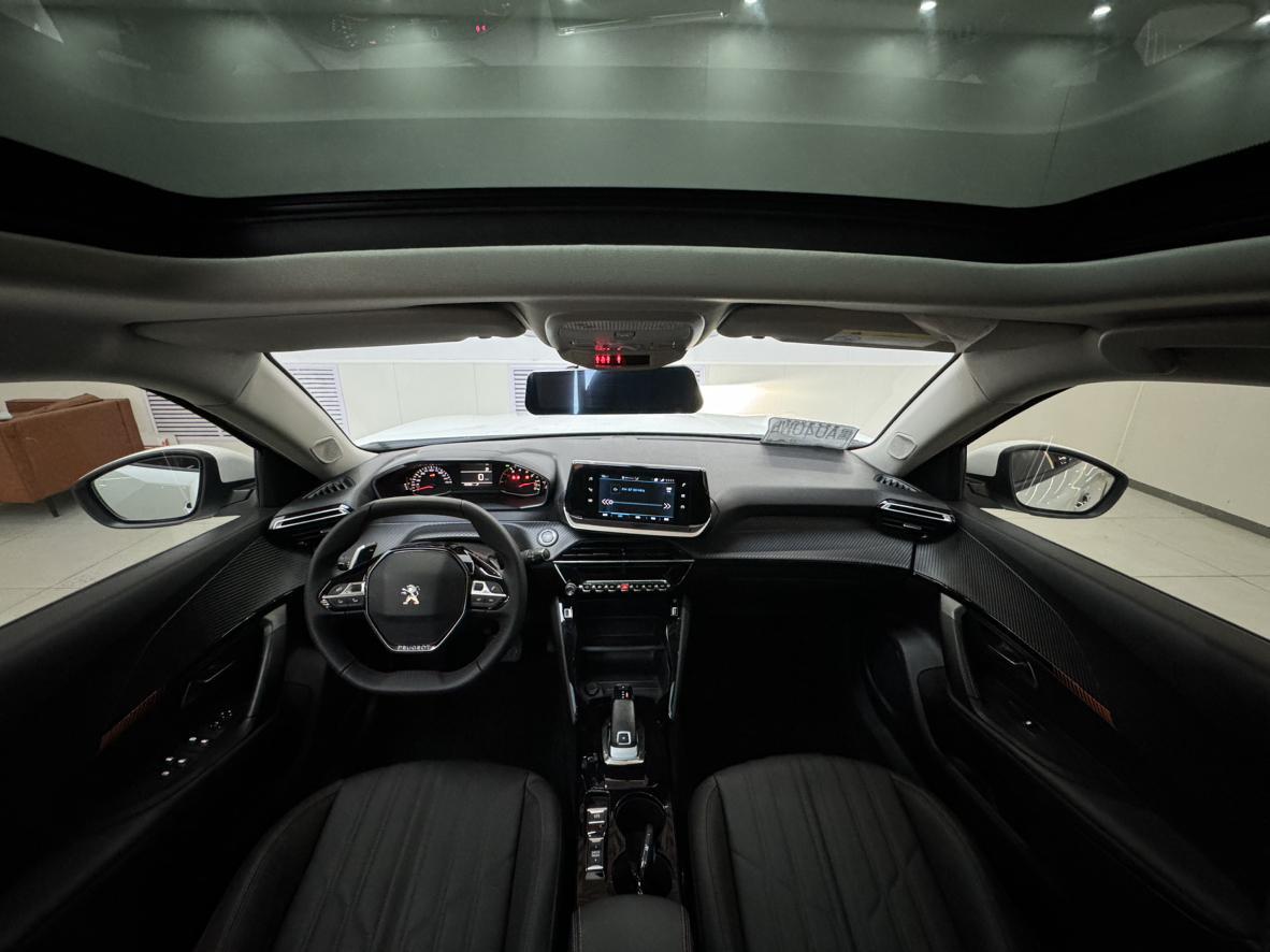 Peugeot 2008 2022, фото 15