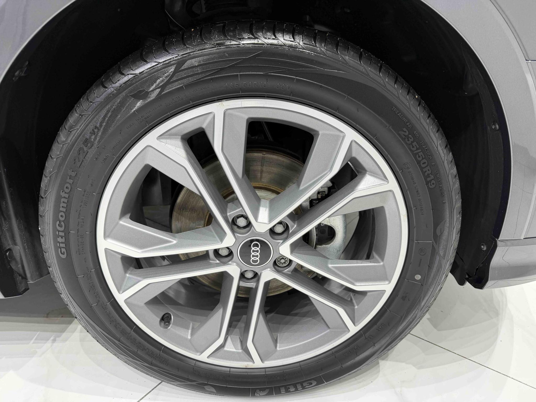 Audi Q3 2023, фото 15