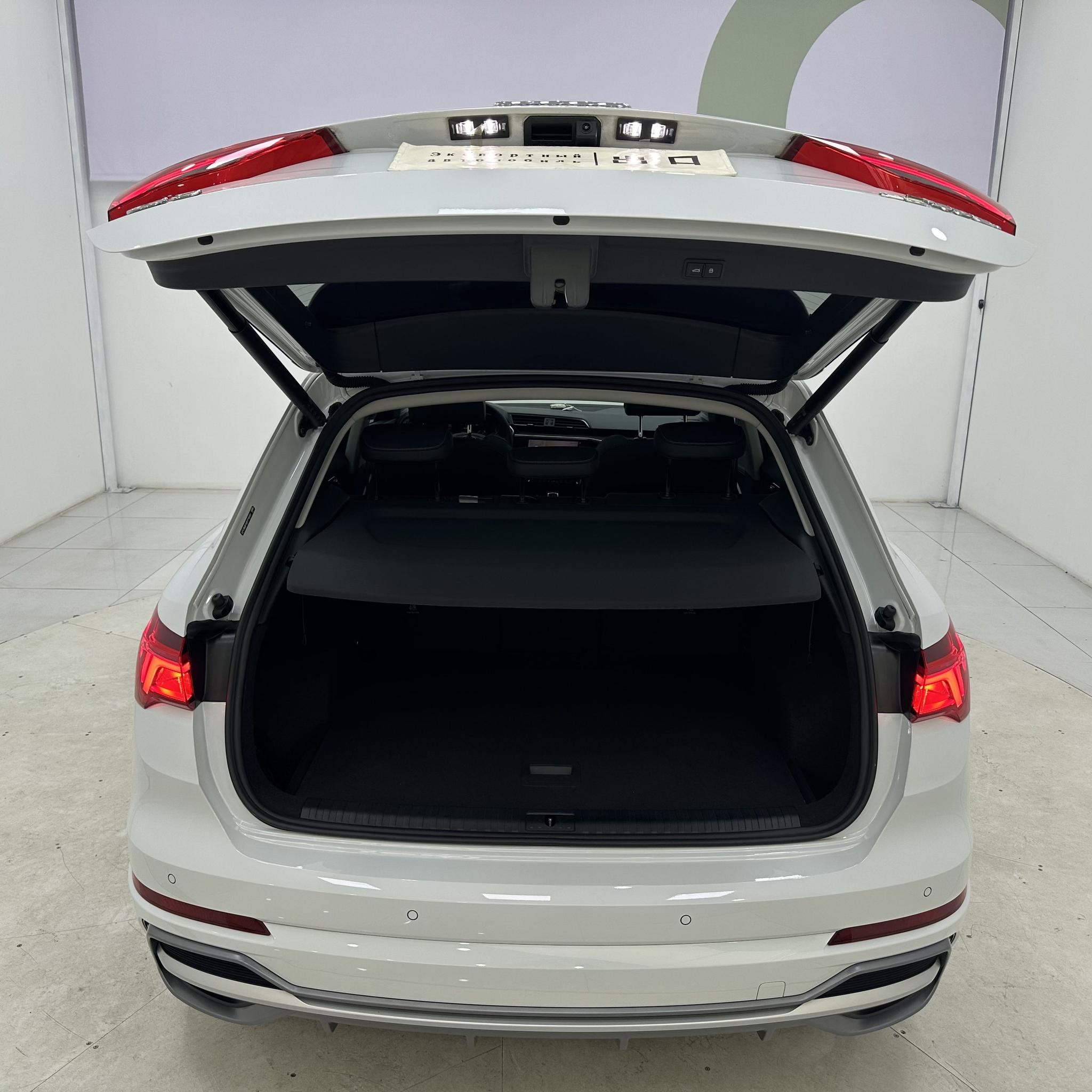 Audi Q3 2023, фото 16