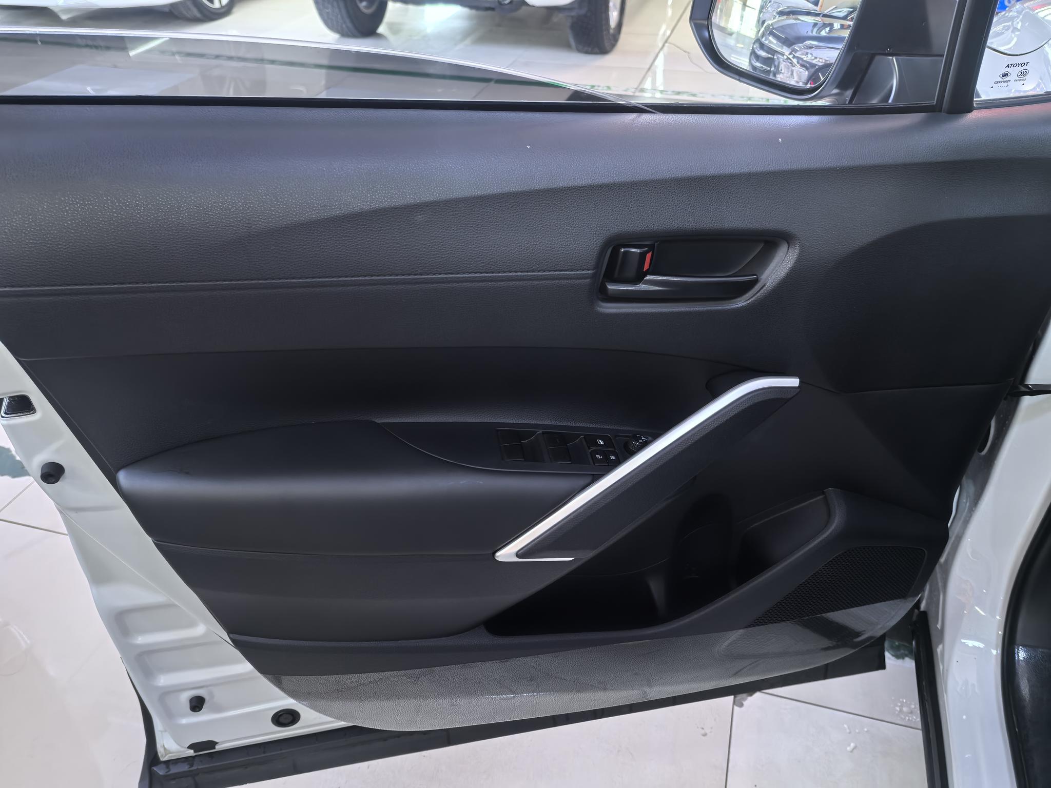 Toyota RAV4 2024, фото 7