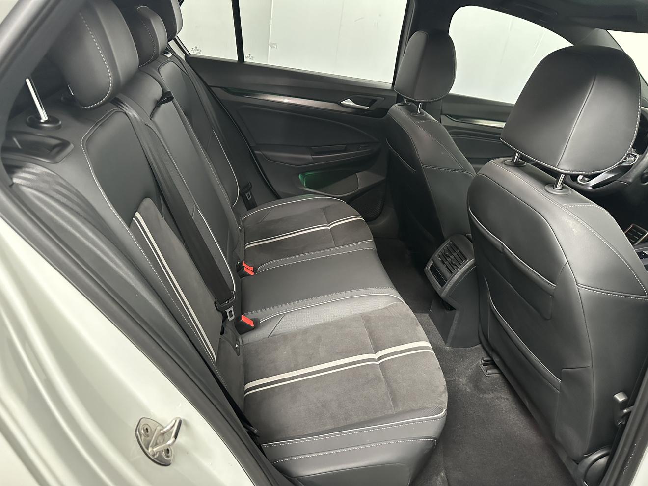 Volkswagen Golf 2021, фото 17