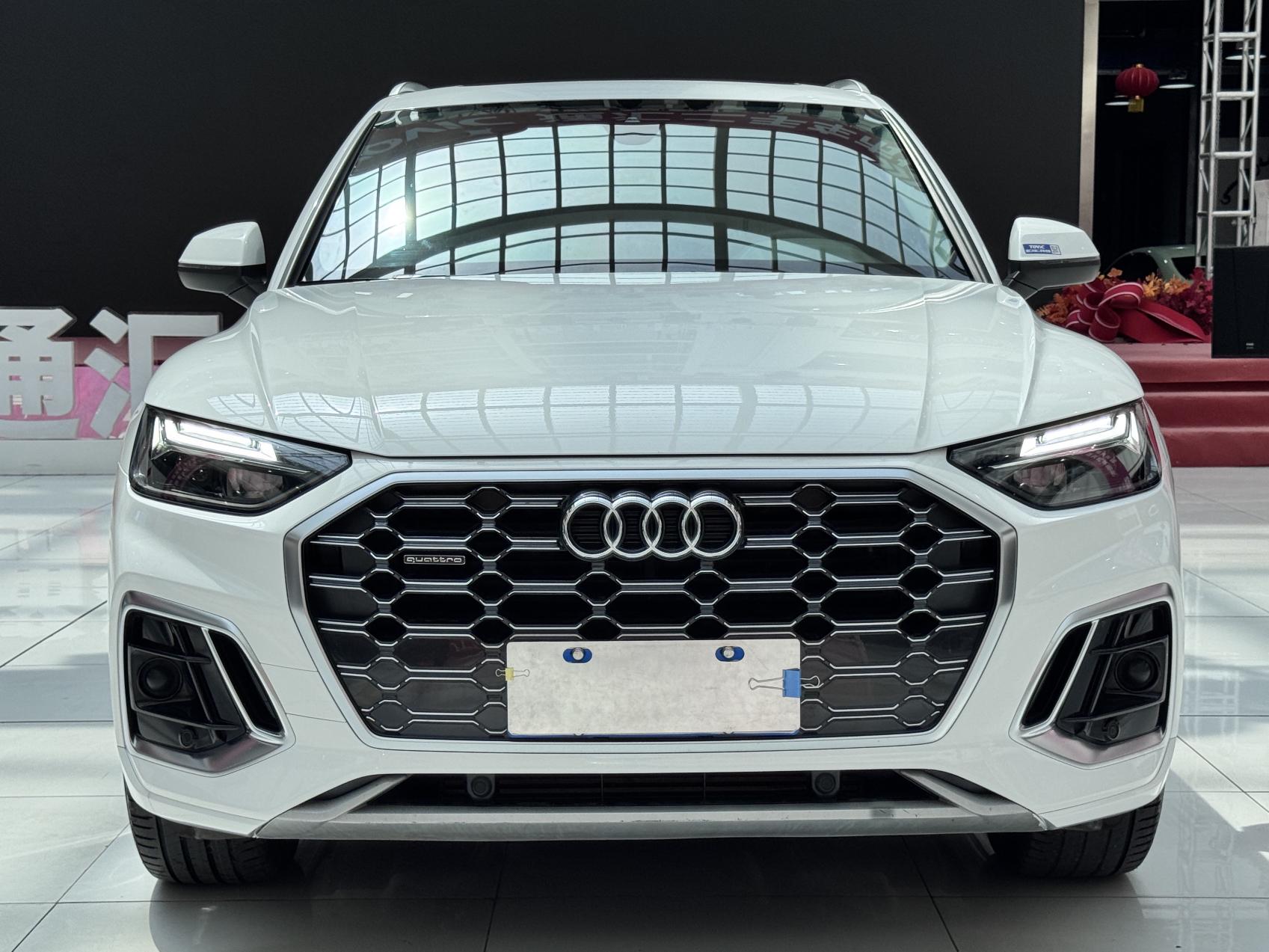 Audi Q5L 2021, фото 2
