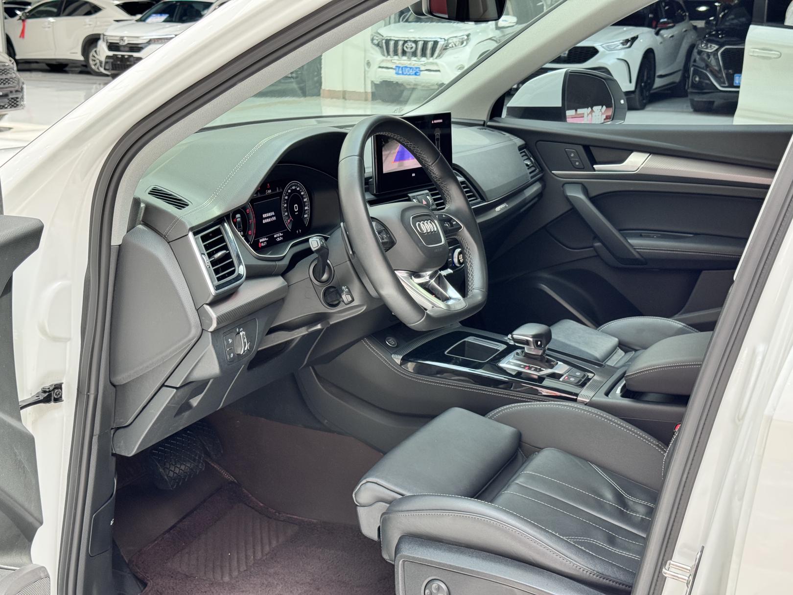 Audi Q5L 2021, фото 4