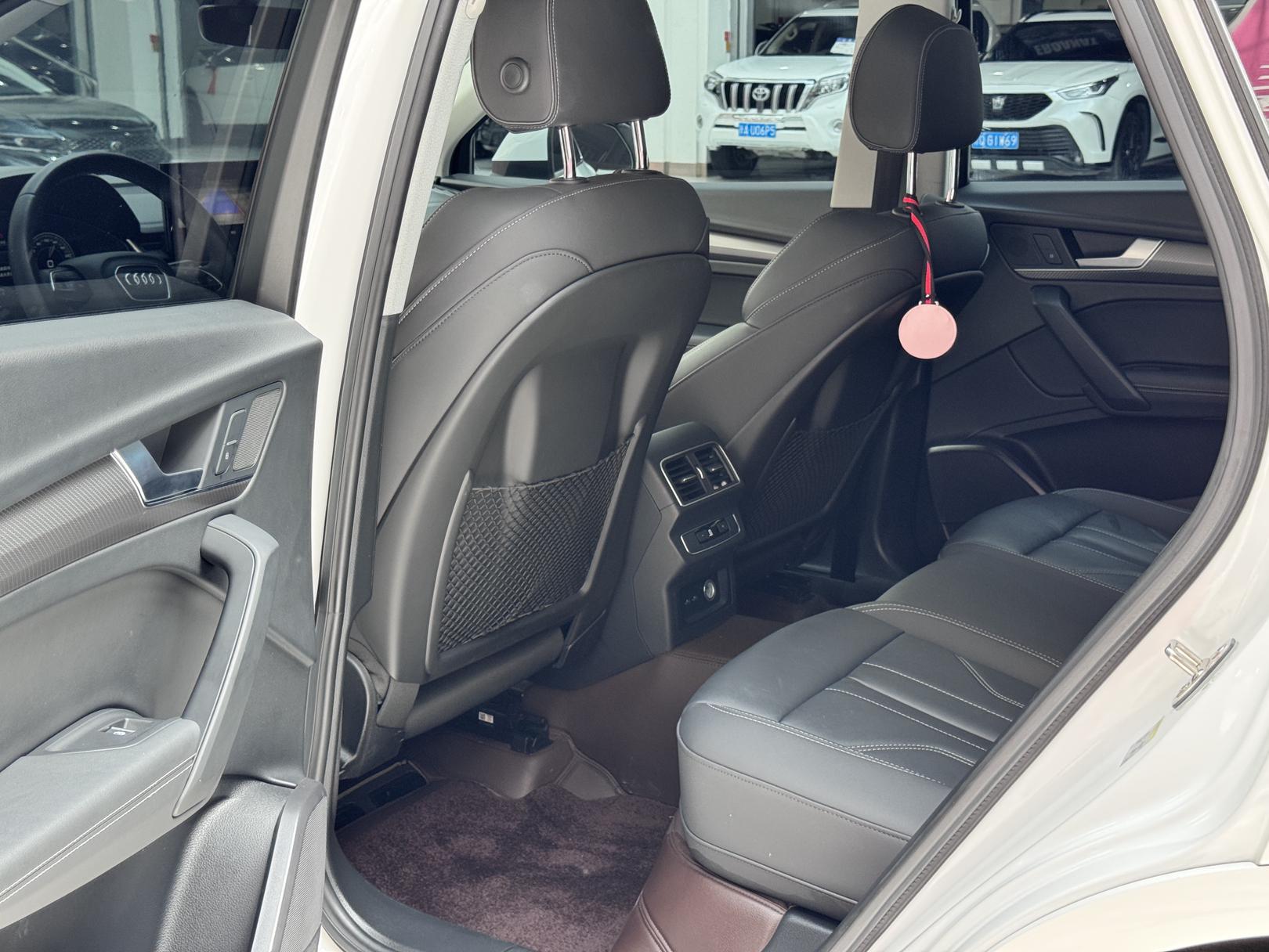 Audi Q5L 2021, фото 6