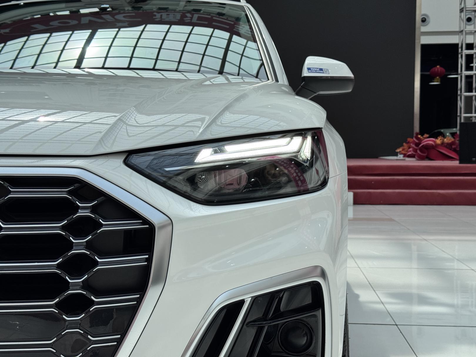 Audi Q5L 2021, фото 8