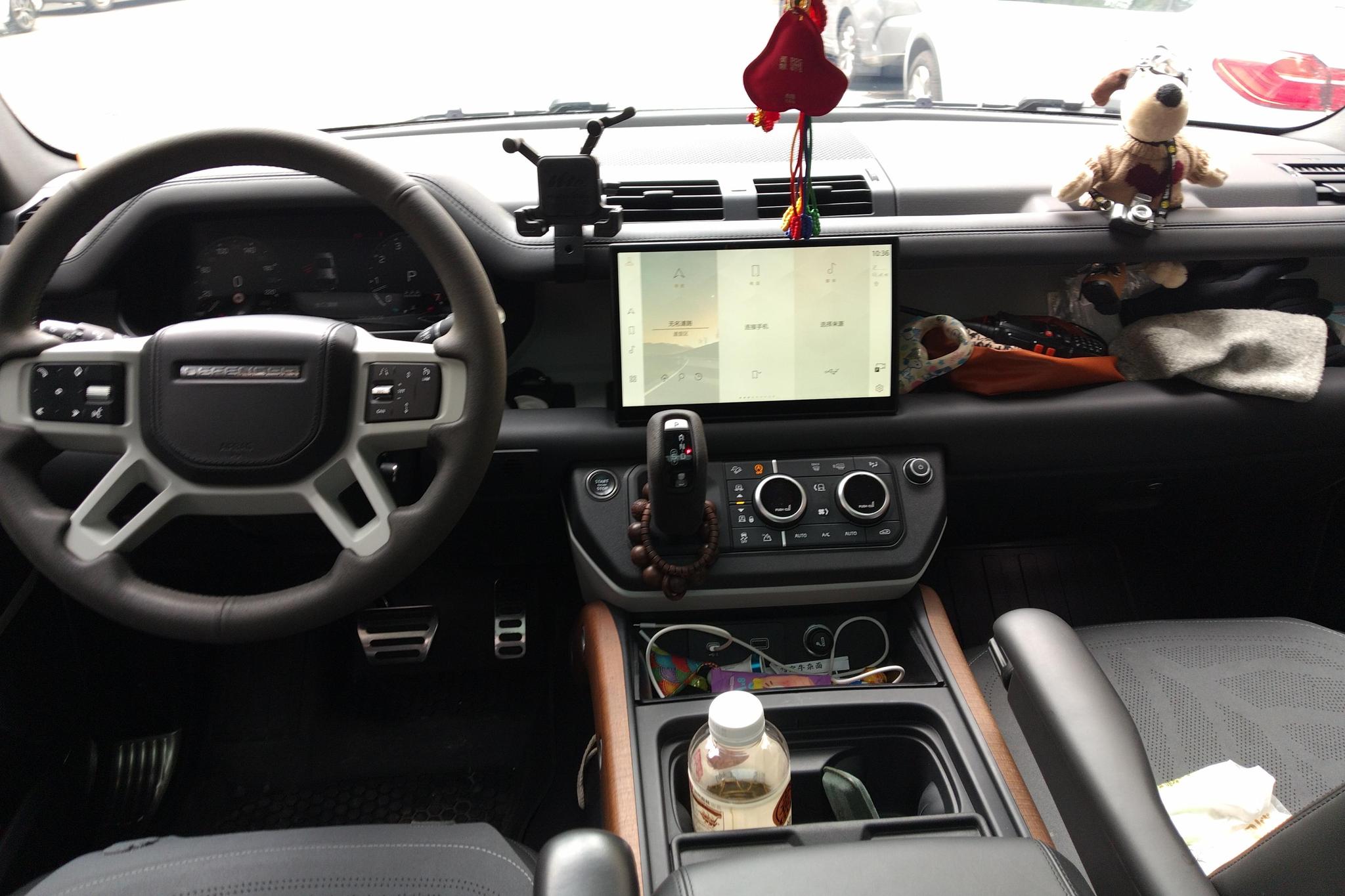 Land Rover Defender 2023, фото 14