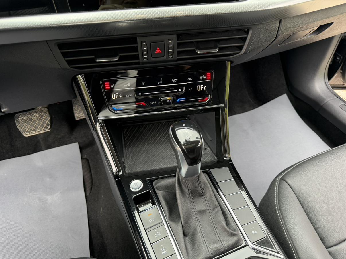 Volkswagen Passat 2023, фото 14
