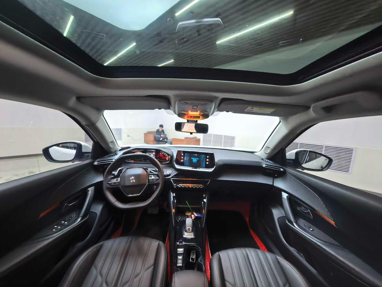 Peugeot 2008 2022, фото 17