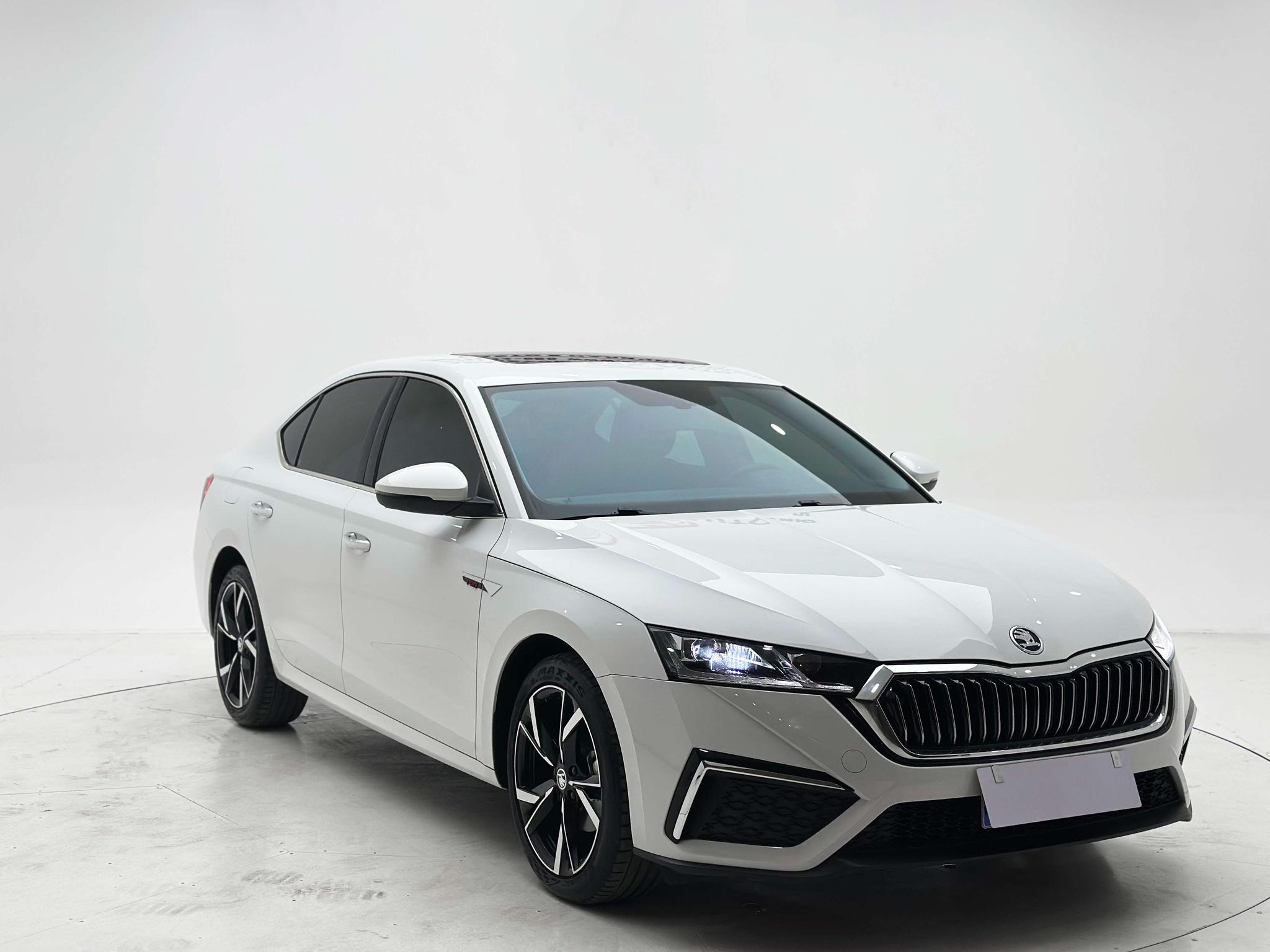 Skoda Octavia 2023, фото 3