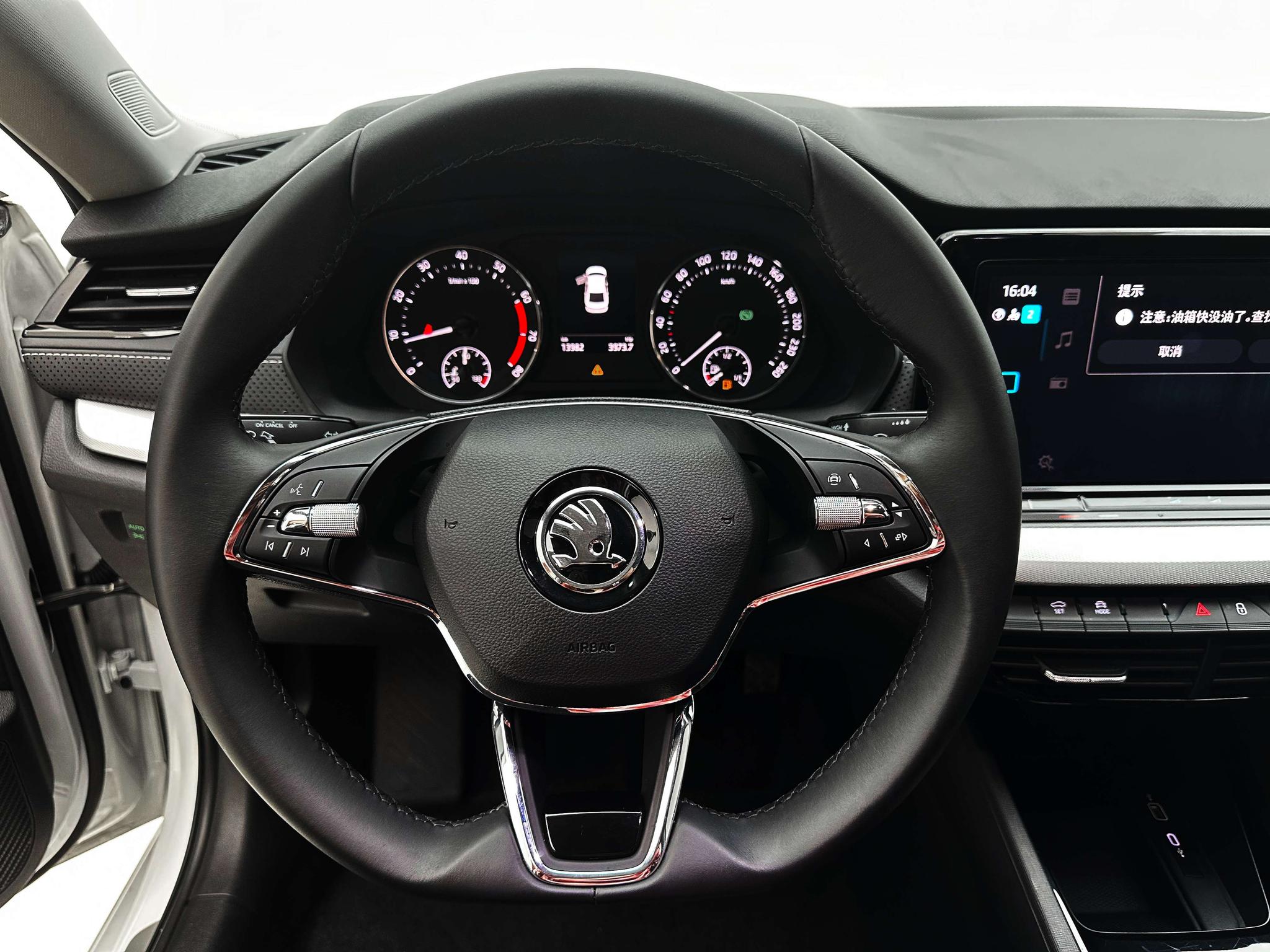 Skoda Octavia 2023, фото 11