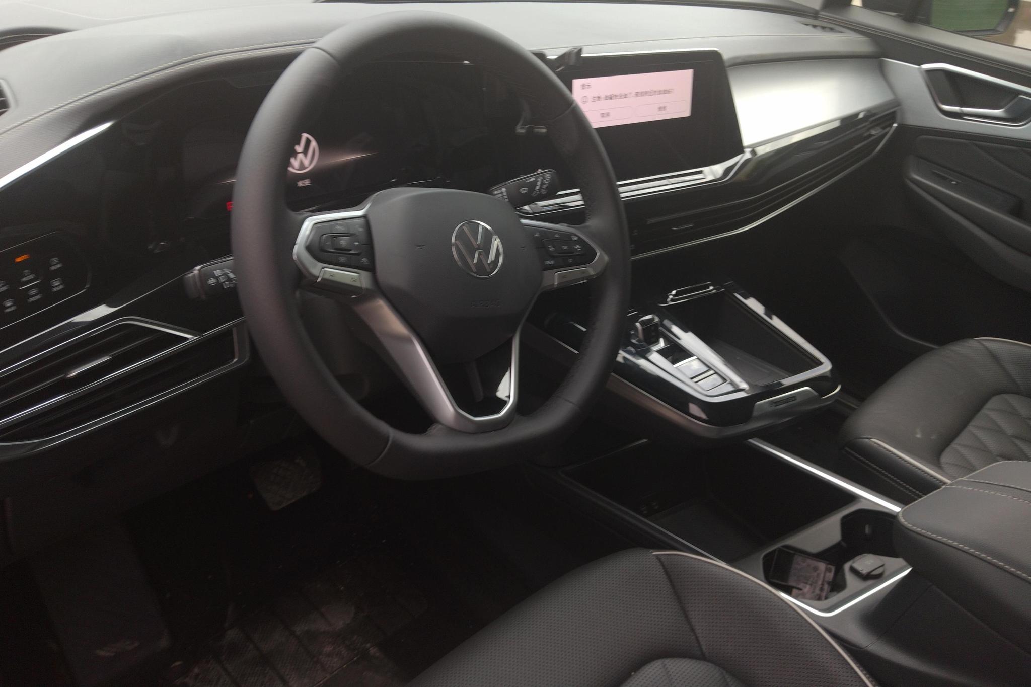 Volkswagen Tiguan 2023, фото 14