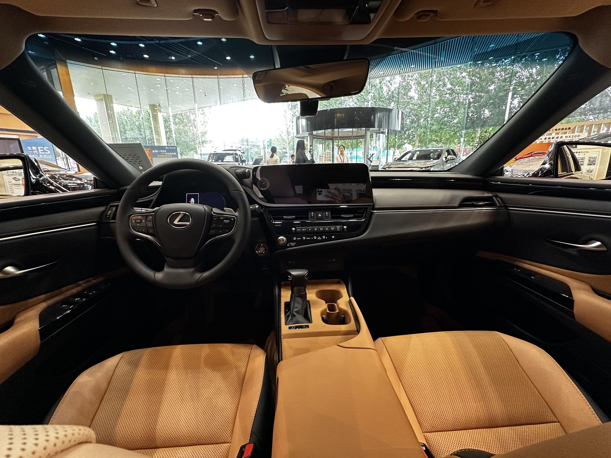 Lexus ES 2022, фото 4