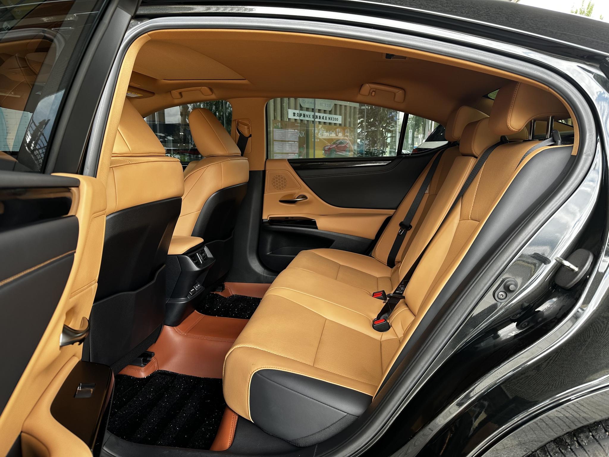 Lexus ES 2022, фото 6