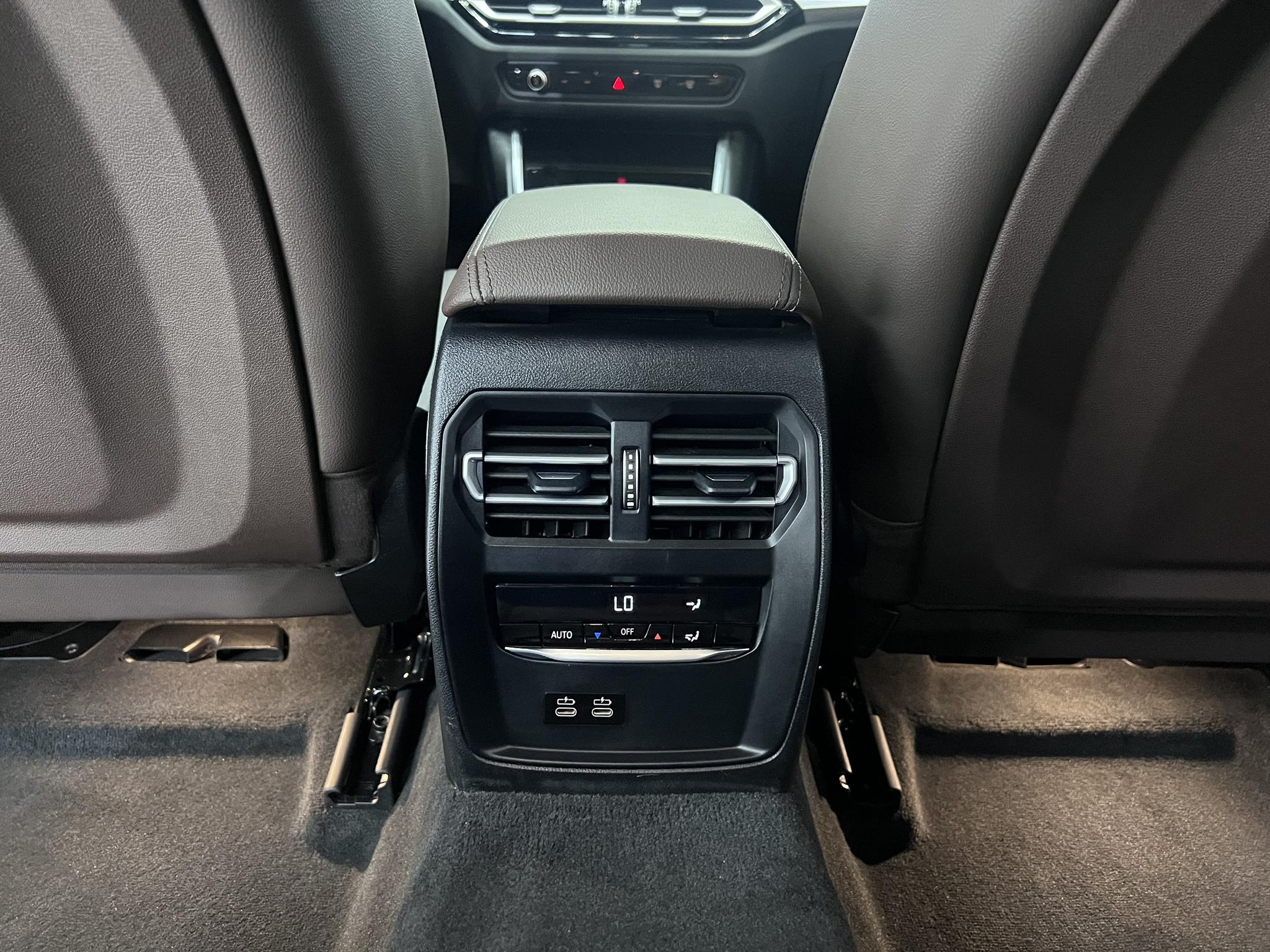 BMW 3 2023, фото 11