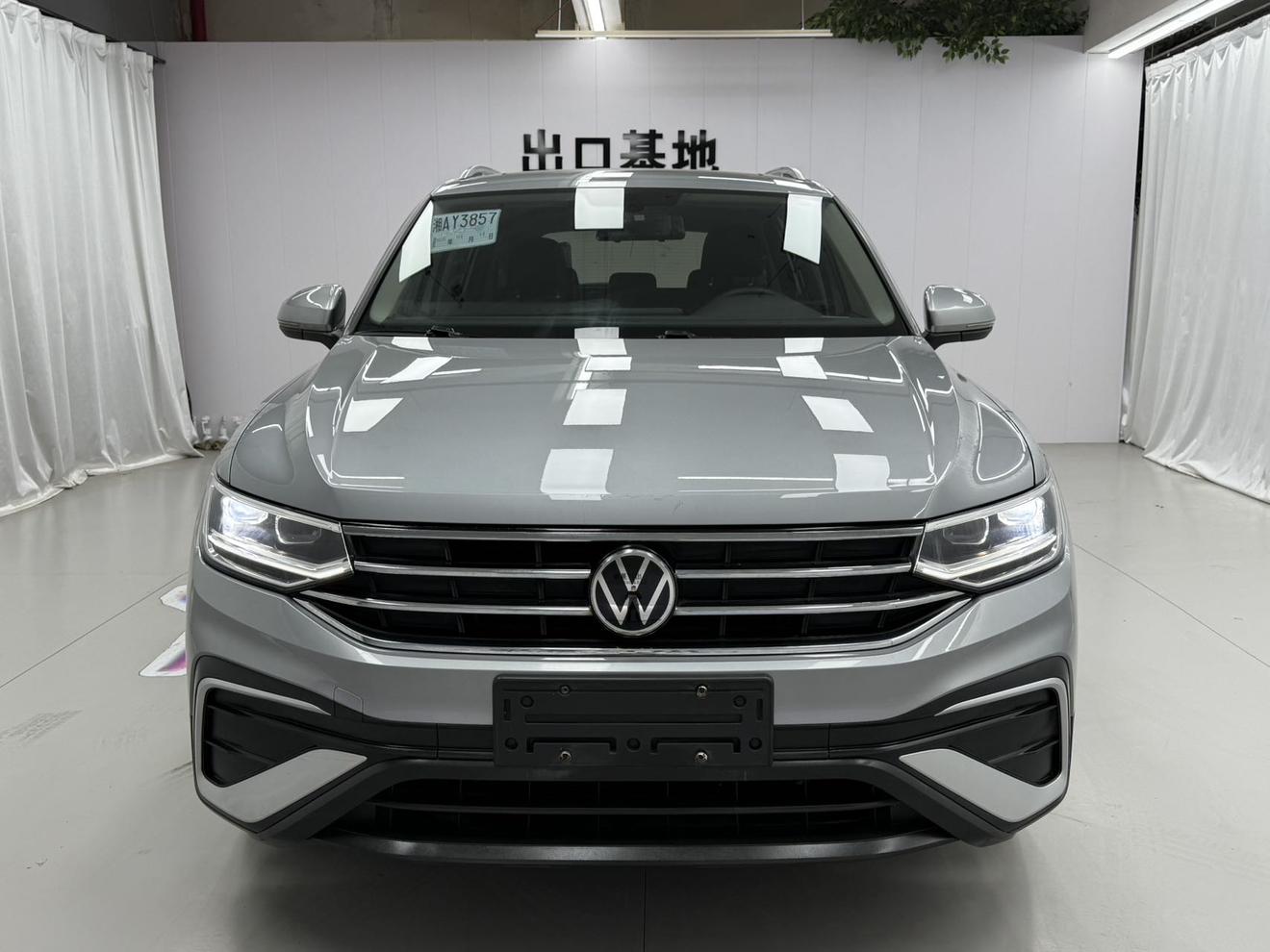 Volkswagen Tiguan 2023, фото 2