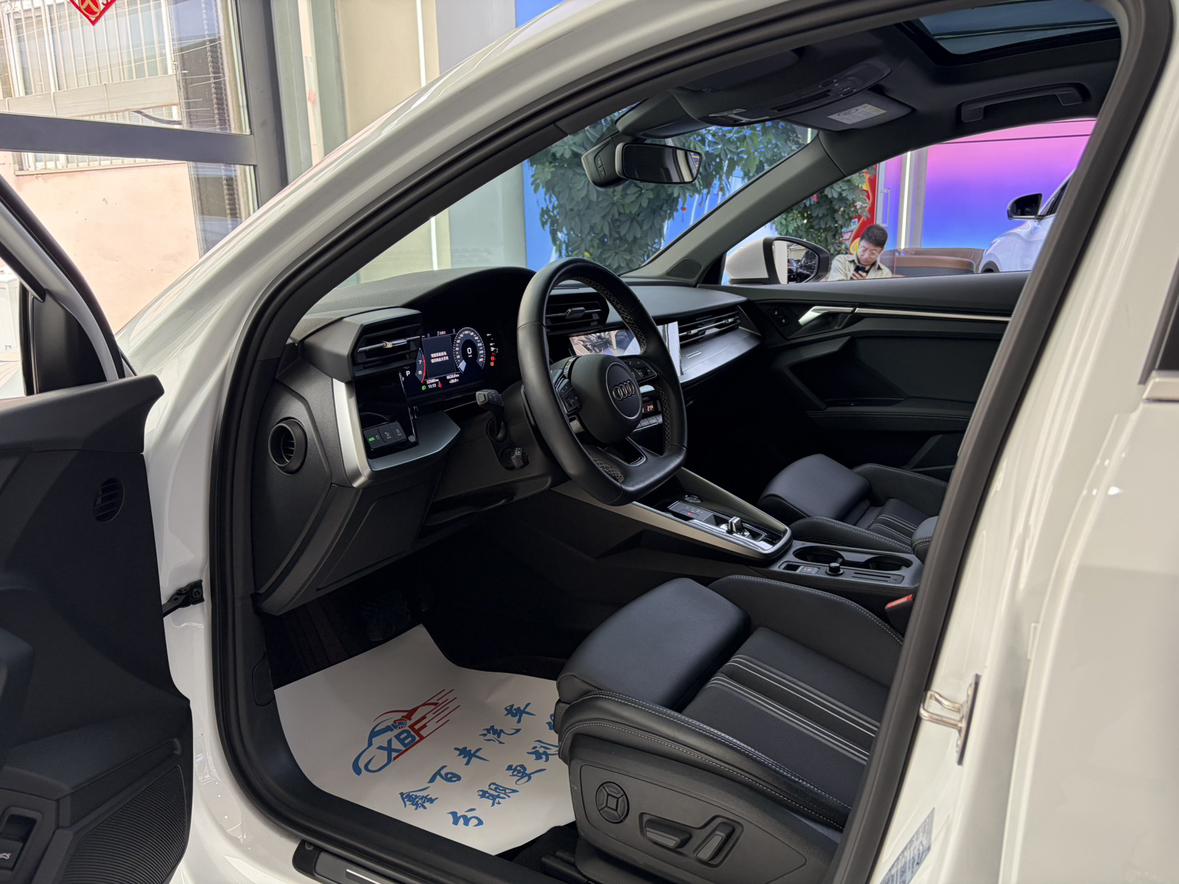 Audi A3 2023, фото 4