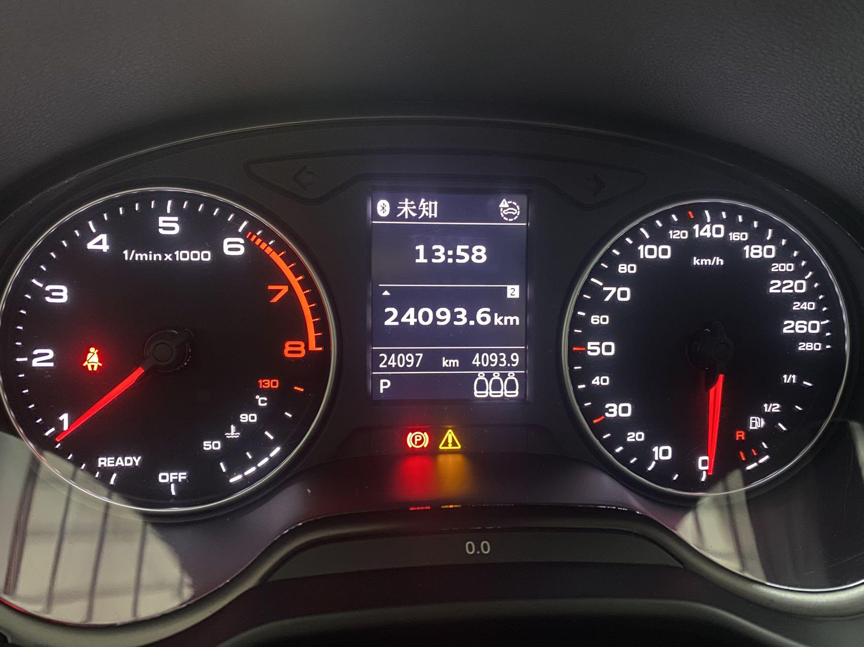 Audi Q2L 2022, фото 17
