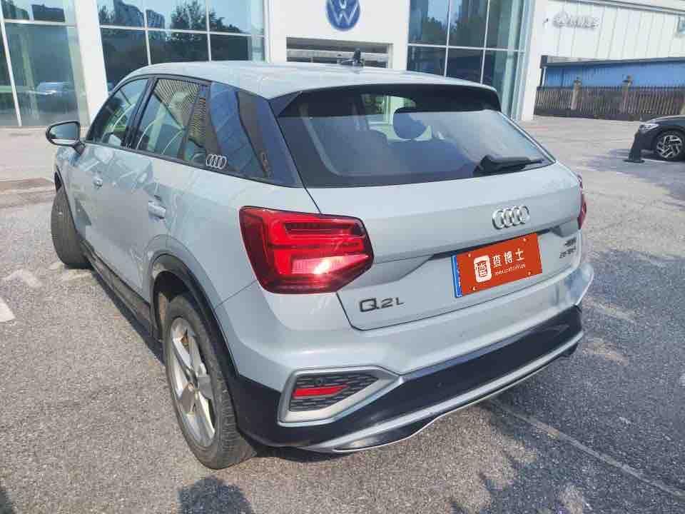 Audi Q2L 2022, фото 2