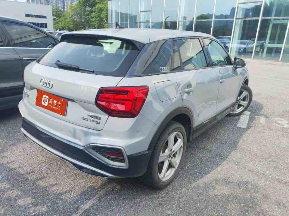 Audi Q2L 2022, фото 3
