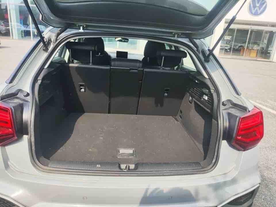 Audi Q2L 2022, фото 5