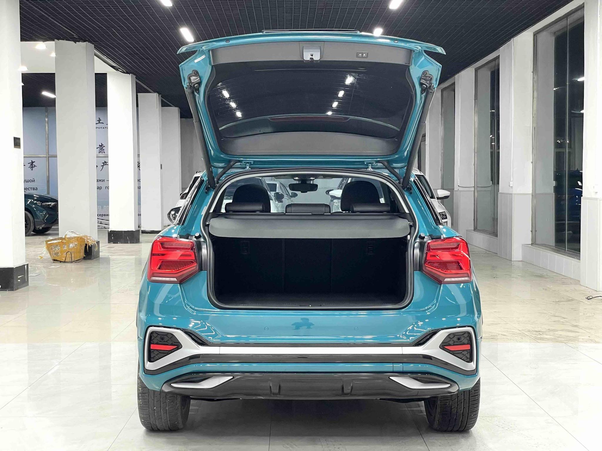 Audi Q2L 2022, фото 14