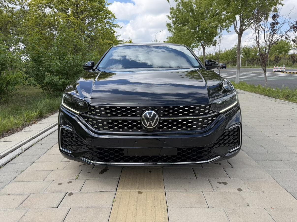 Volkswagen Passat 2022, фото 2