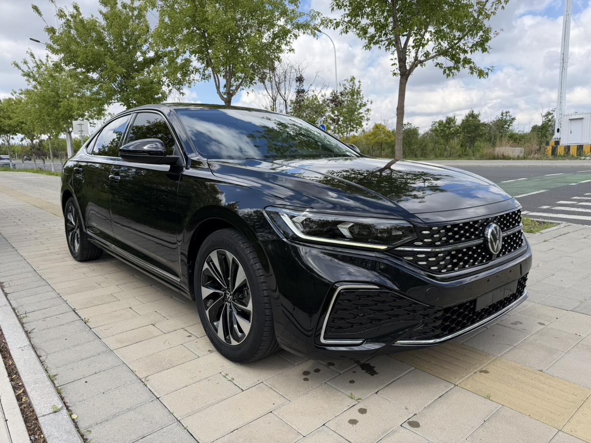 Volkswagen Passat 2022, фото 3