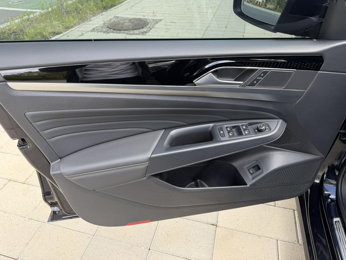 Volkswagen Passat 2022, фото 13