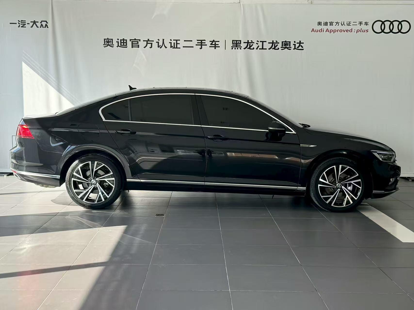 Volkswagen Passat 2023, фото 3