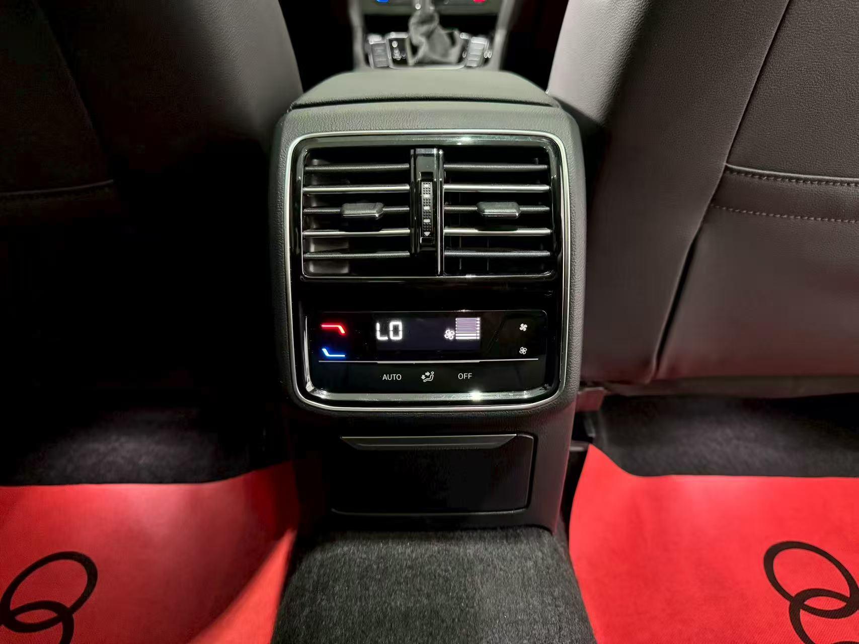 Volkswagen Passat 2023, фото 10