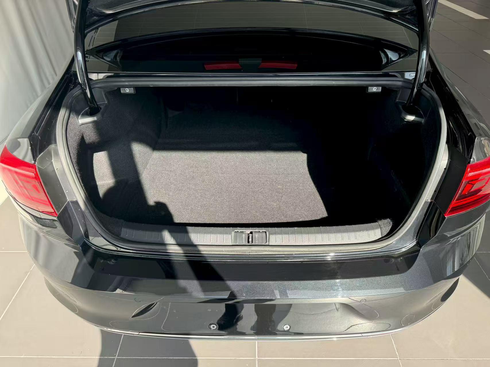 Volkswagen Passat 2023, фото 11