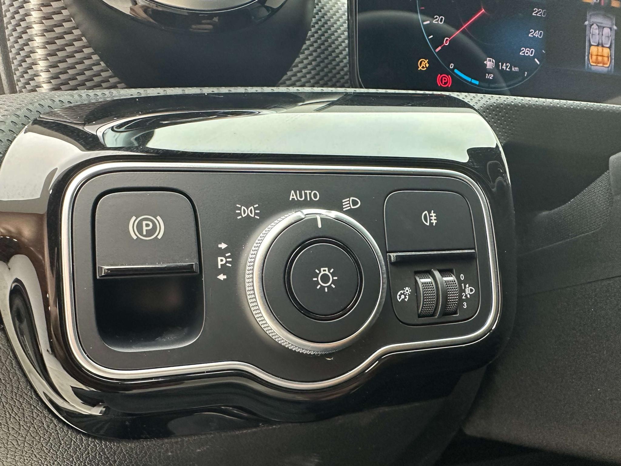 Mercedes-Benz A-Class 2022, фото 17