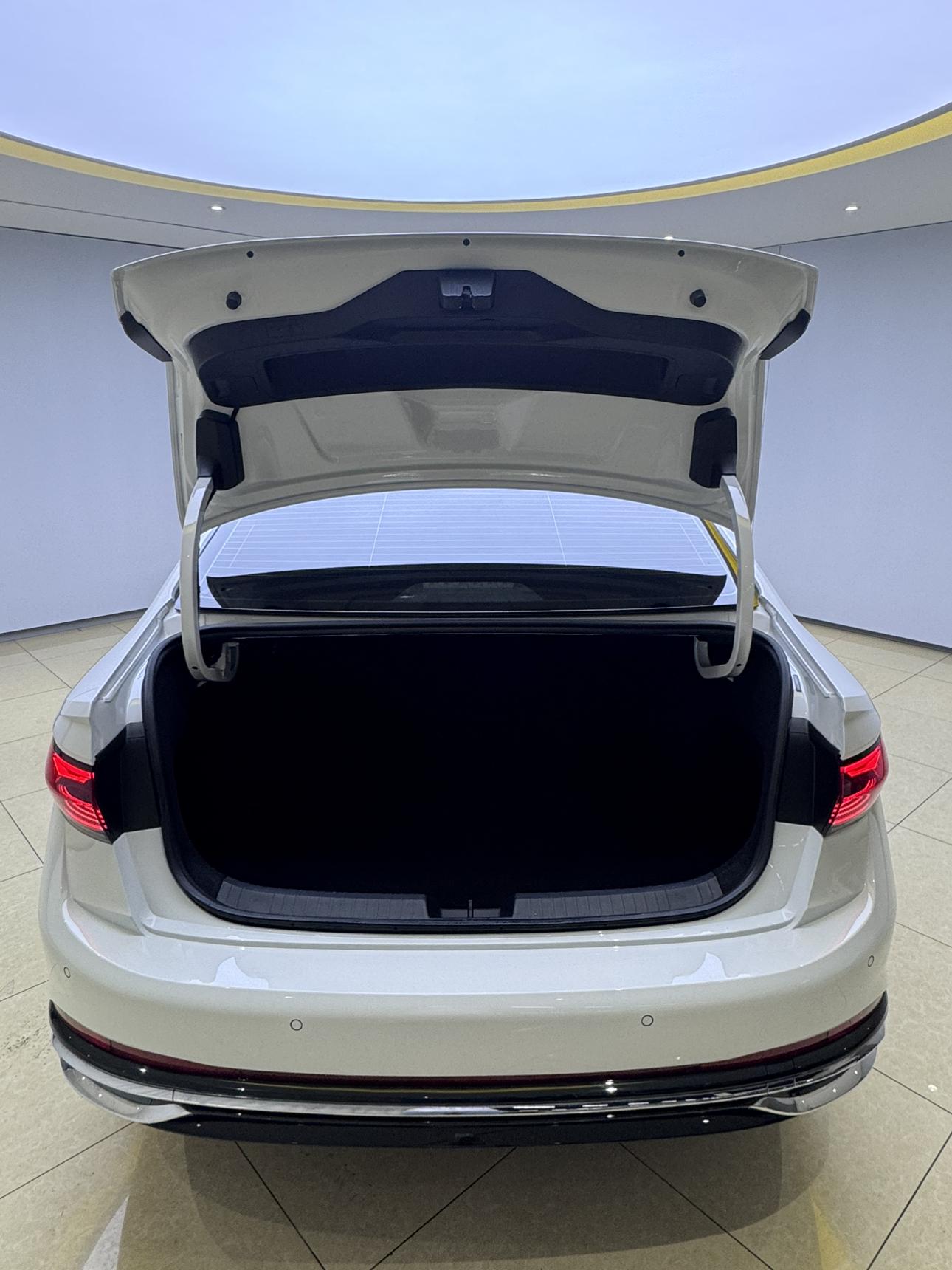 Volkswagen Jetta 2023, фото 7