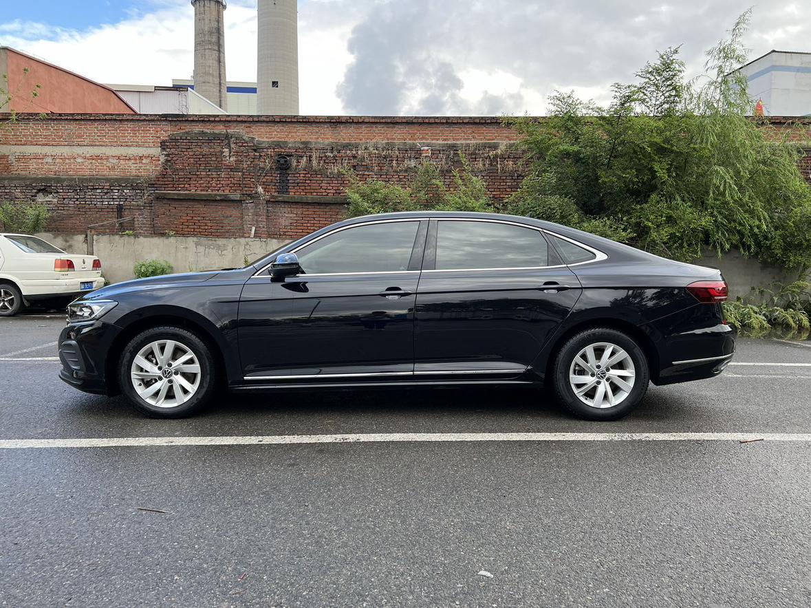 Volkswagen Passat 2023, фото 4
