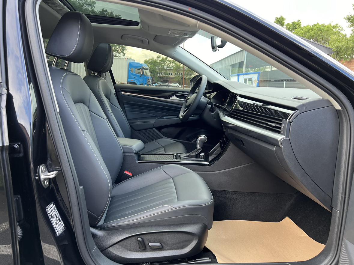 Volkswagen Passat 2023, фото 12
