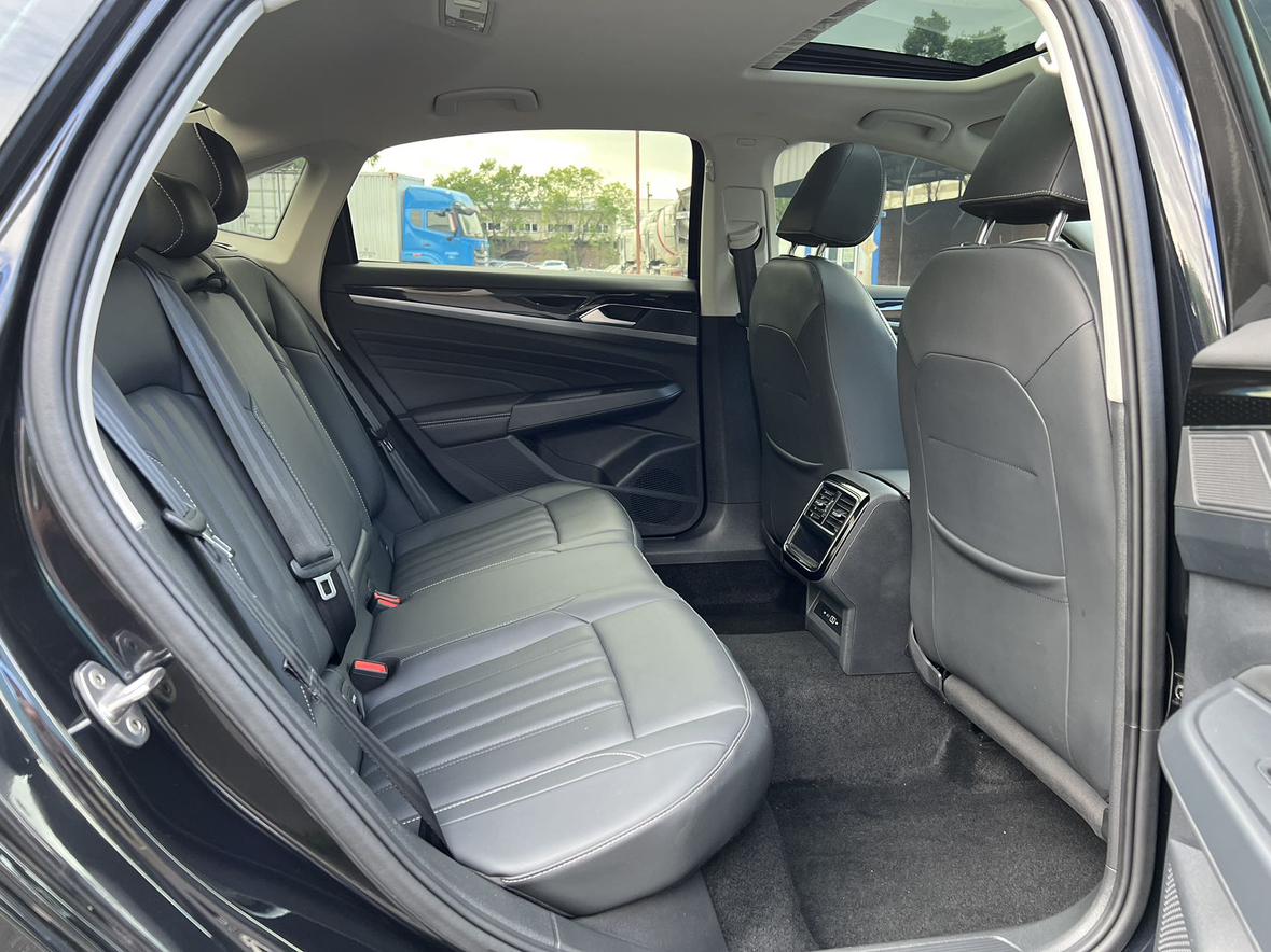 Volkswagen Passat 2023, фото 14