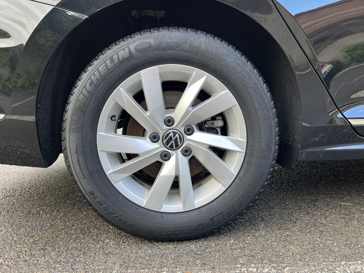 Volkswagen Passat 2023, фото 17