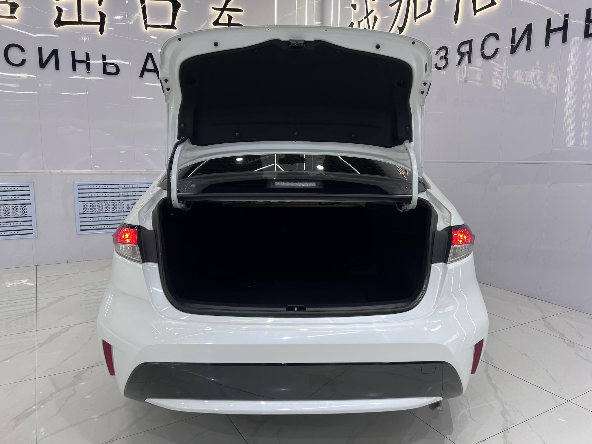 Toyota Corolla 2022, фото 17