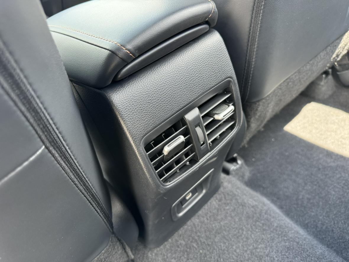 Toyota Corolla 2023, фото 14