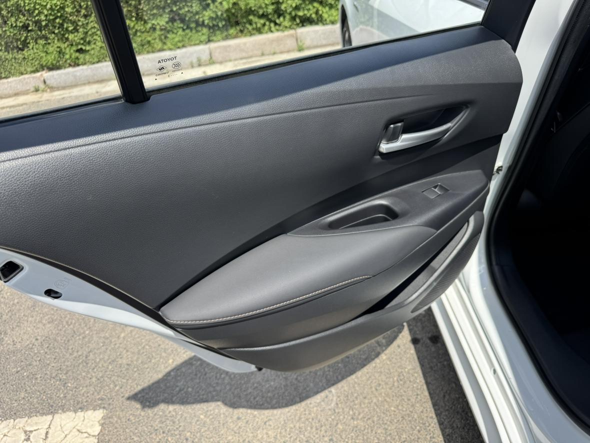 Toyota Corolla 2023, фото 16